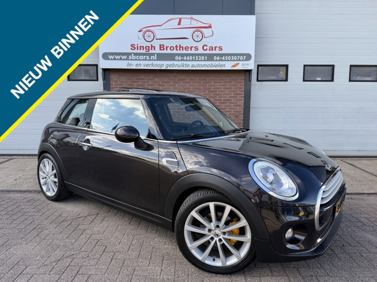 MINI 3-Deurs - 1.5 Cooper AUT CRUIS HUD NAVI PANORAMA !!!!! - AutoWereld.nl