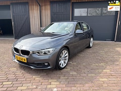 BMW 3-serie - 330e, HYBRIDE, LEER , NAVI , TREKHAAK, DUBBELSET WIELEN MET NW WINTERBANDEN