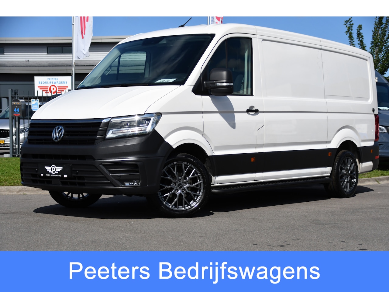 Volkswagen Crafter - 35 2.0 TDI L3H2 PB Edition Camera, Cruise, Carplay, LED, Stoelverwarming, Clima, Multimedi - AutoWereld.nl