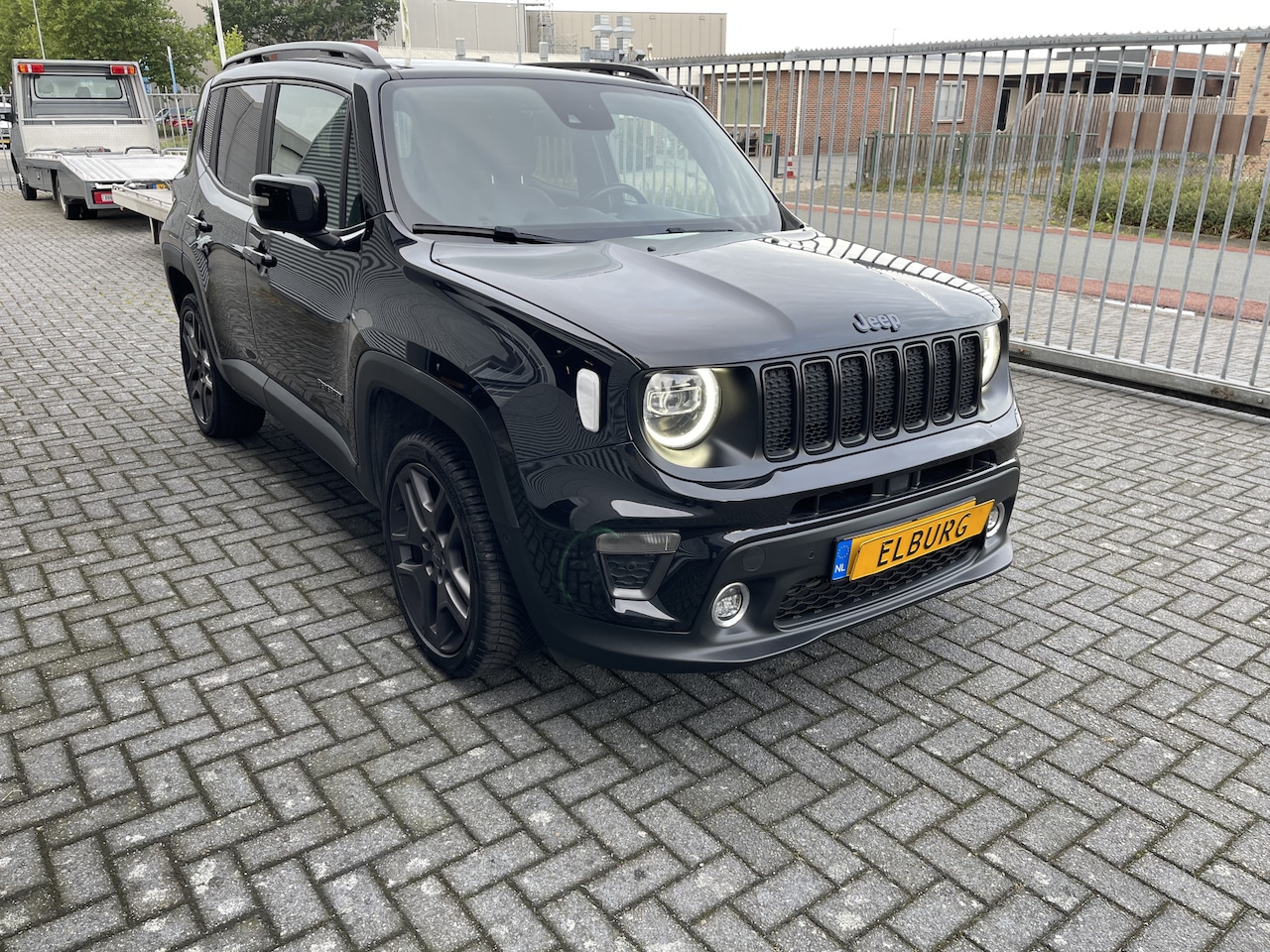 Jeep Renegade - 4xe 240 Plug-in Hybrid Electric Trailhawk 4xe 240 Plug-in Hybrid Electric Trailhawk - AutoWereld.nl