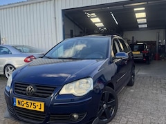 Volkswagen Polo - 1.4-16V Sport | LED | 5 Deurs | APK | Uniek