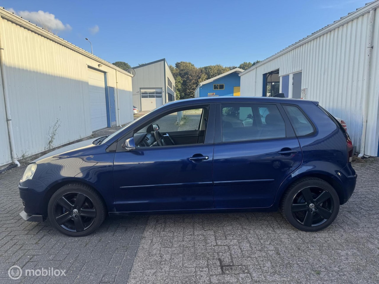 Volkswagen Polo - 1.4-16V Sport | LED | 5 Deurs | APK | Uniek - AutoWereld.nl