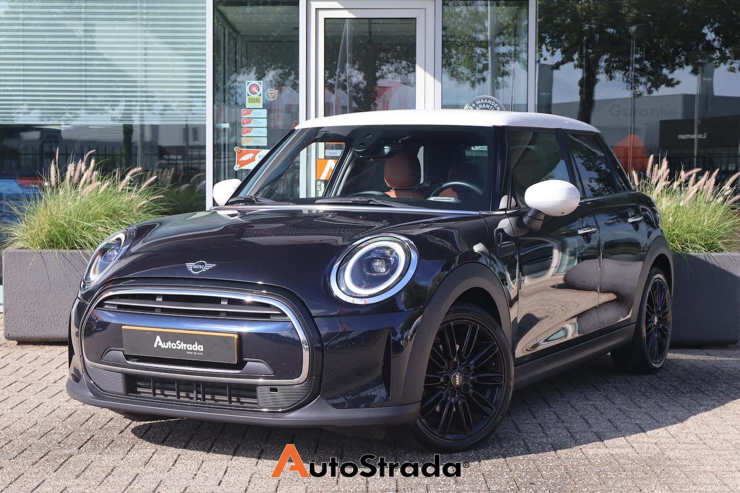 MINI 5-Deurs - Mini (f55) Cooper 1.5 Business Edition 136pk AUT I LED I Navi I Camera I Climate I Union J - AutoWereld.nl