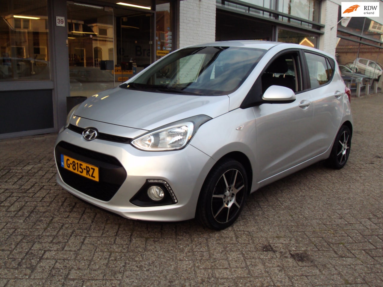 Hyundai i10 - 1.0i i-Drive Sound 1.0i i-Drive Sound - AutoWereld.nl
