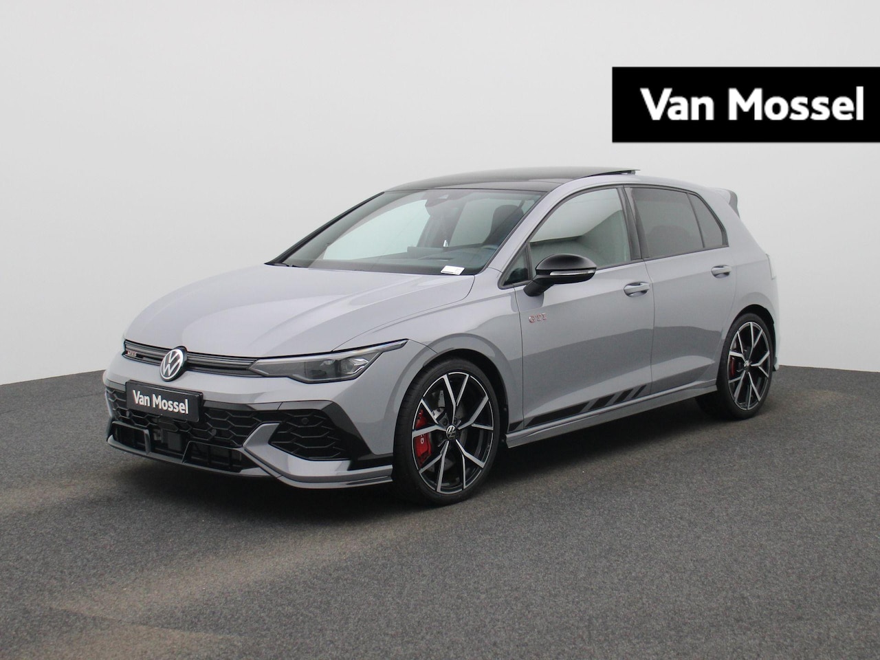 Volkswagen Golf - 2.0 TSI GTI Clubsport 301 PK| Panoramadak | 19 Inch Velgen | LED Matrix | 3D Ledachterlich - AutoWereld.nl