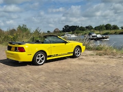 Ford Mustang - 3.8 V6 Convertible