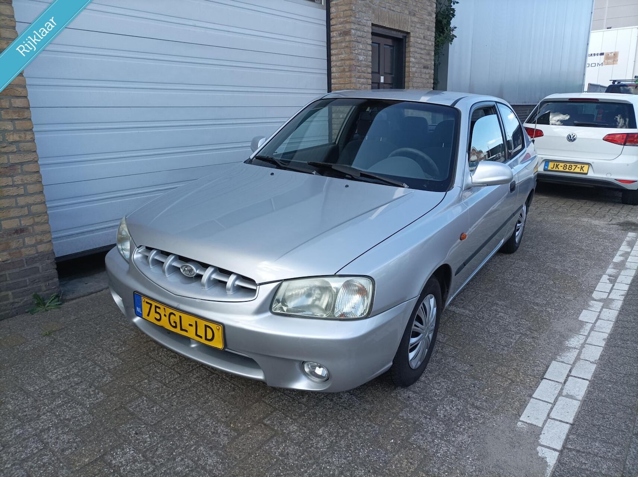 Hyundai Accent - 1.5i GS Automaat Weinig KM APK - AutoWereld.nl