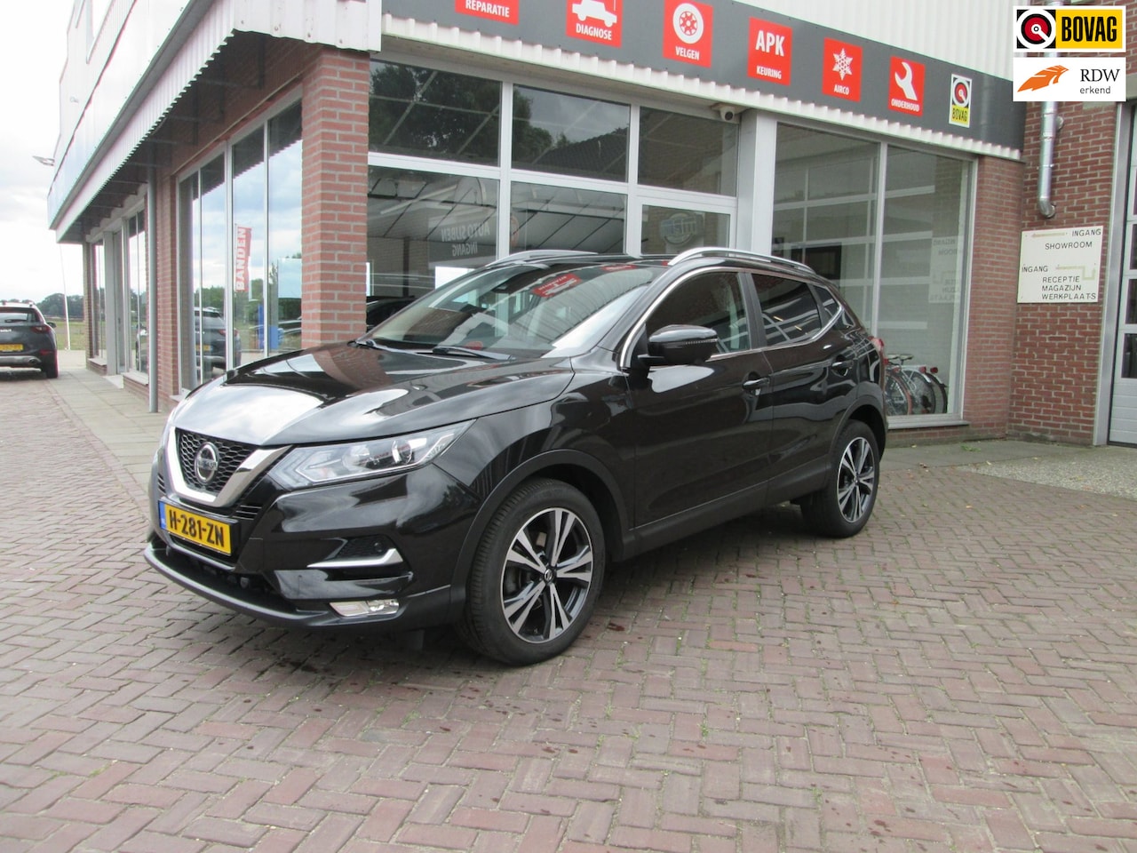 Nissan Qashqai - 1.3 DIG-T N-Connecta/trekhaak/panodak/navigatie - AutoWereld.nl