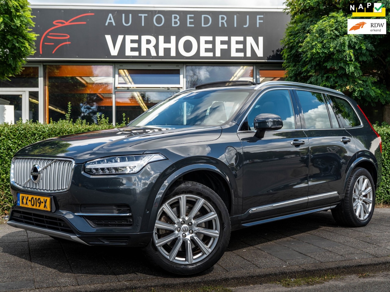 Volvo XC90 - 2.0 T8 Twin Engine AWD Inscription | 7 PERS | APPLE CARPLAY | HuD | STOEL / STUUR VERWARMI - AutoWereld.nl