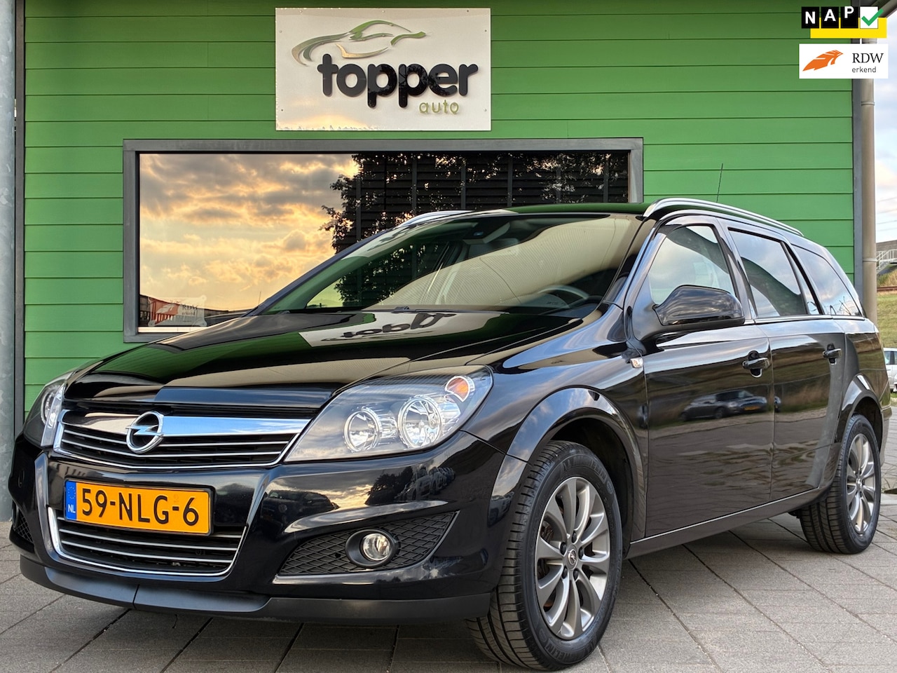 Opel Astra Wagon - 1.6 111 years Edition|1e Eigenaar|D-riem v.v.|Dealer Onderhoud|Airco|CruiseControl|LM-Velg - AutoWereld.nl