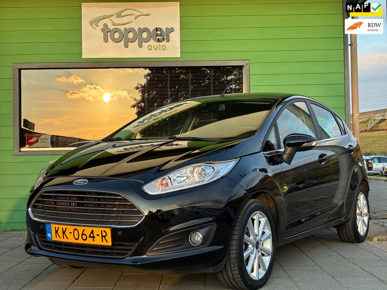 Ford Fiesta - 1.0 EcoBoost Titanium|1e Eigenaar|Navigatie|CruiseControl|PDC|Climatronic|Nieuwe APK|NAP| - AutoWereld.nl