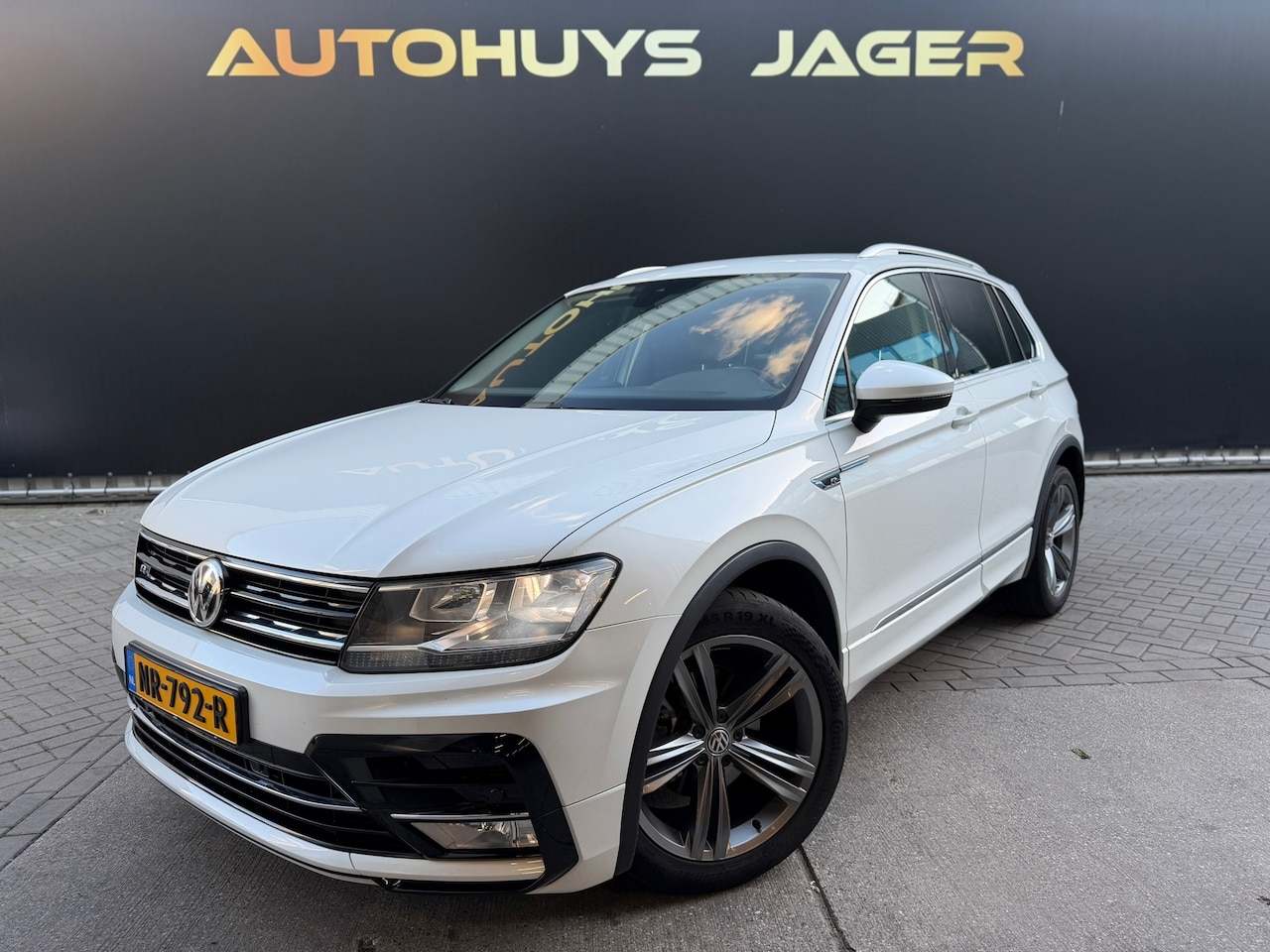 Volkswagen Tiguan - 1.4 TSI ACT Comfortline Business R 1.4 TSI ACT Comfortline Business R - AutoWereld.nl