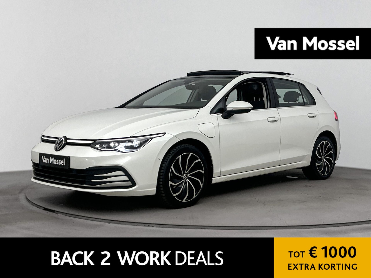 Volkswagen Golf - 1.4 eHybrid Style | PANORAMADAK | TREKHAAK | STOEL-STUUR VERWARMING | CAMERA | ADAPTIEF CR - AutoWereld.nl