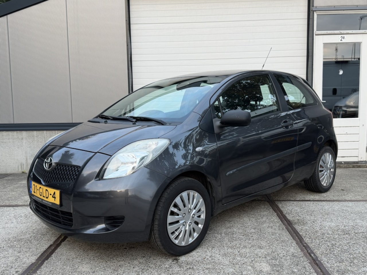 Toyota Yaris - 1.3 VVTi Terra | Airco | Elec ramen - AutoWereld.nl