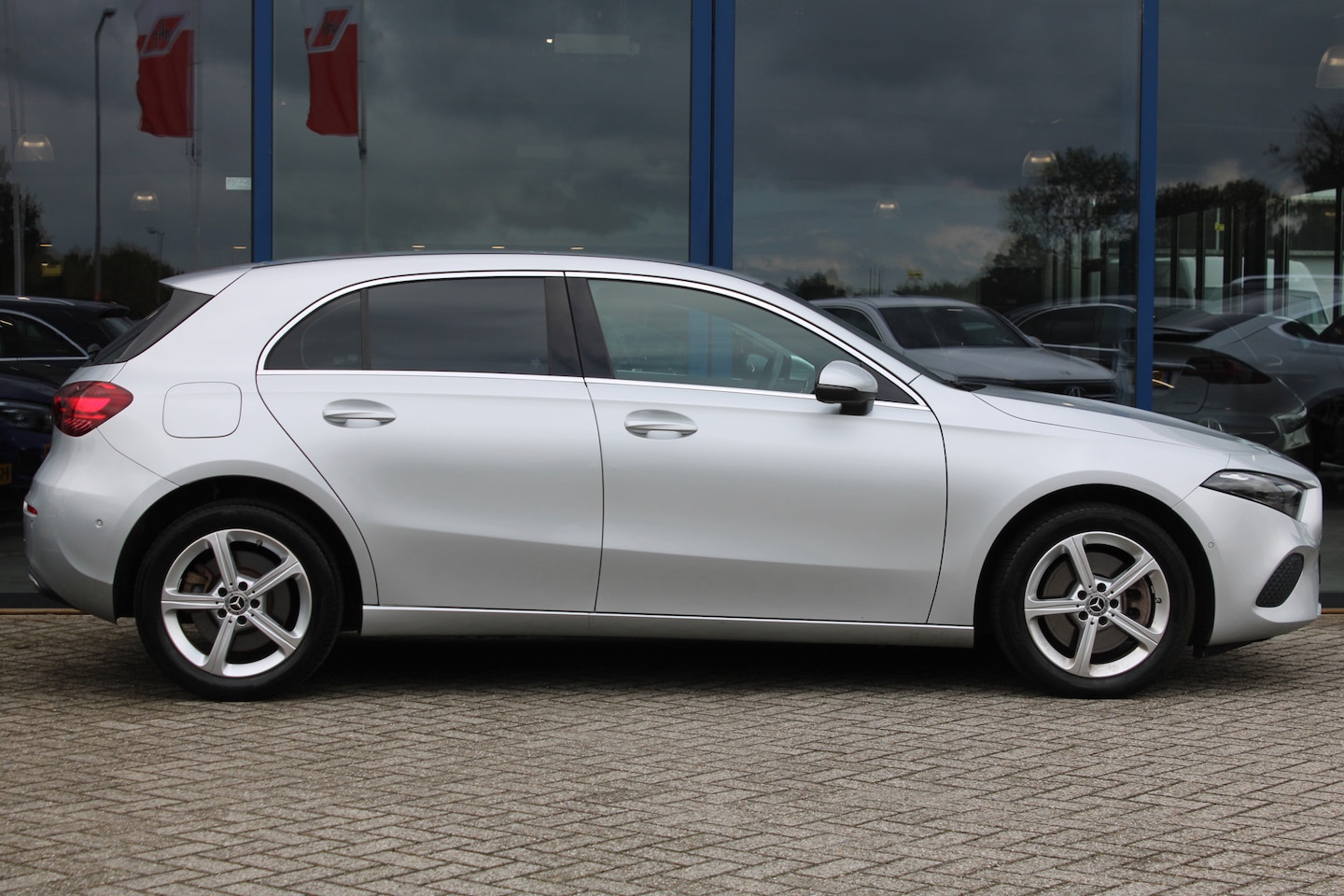 Mercedes-Benz A-klasse - 250e AUT8 Luxury Line DISTRONIC <<FACELIFT>> - AutoWereld.nl