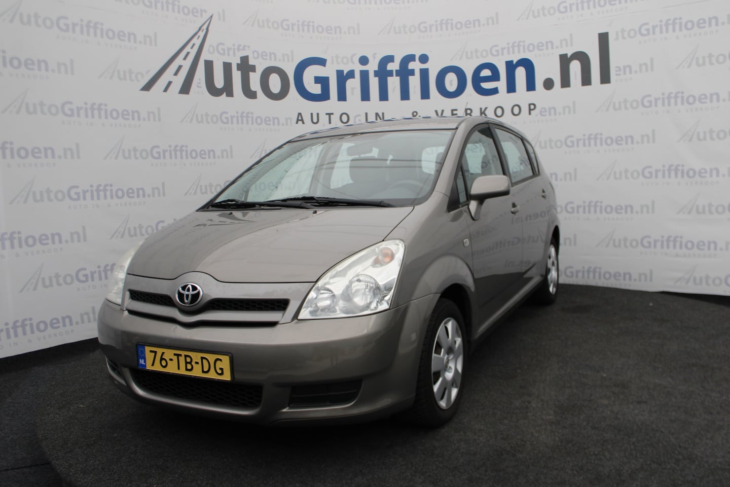 Toyota Corolla Verso - 1.6 VVT-i Terra nette MPV met trekhaak met nieuwe APK bij aflevering - AutoWereld.nl