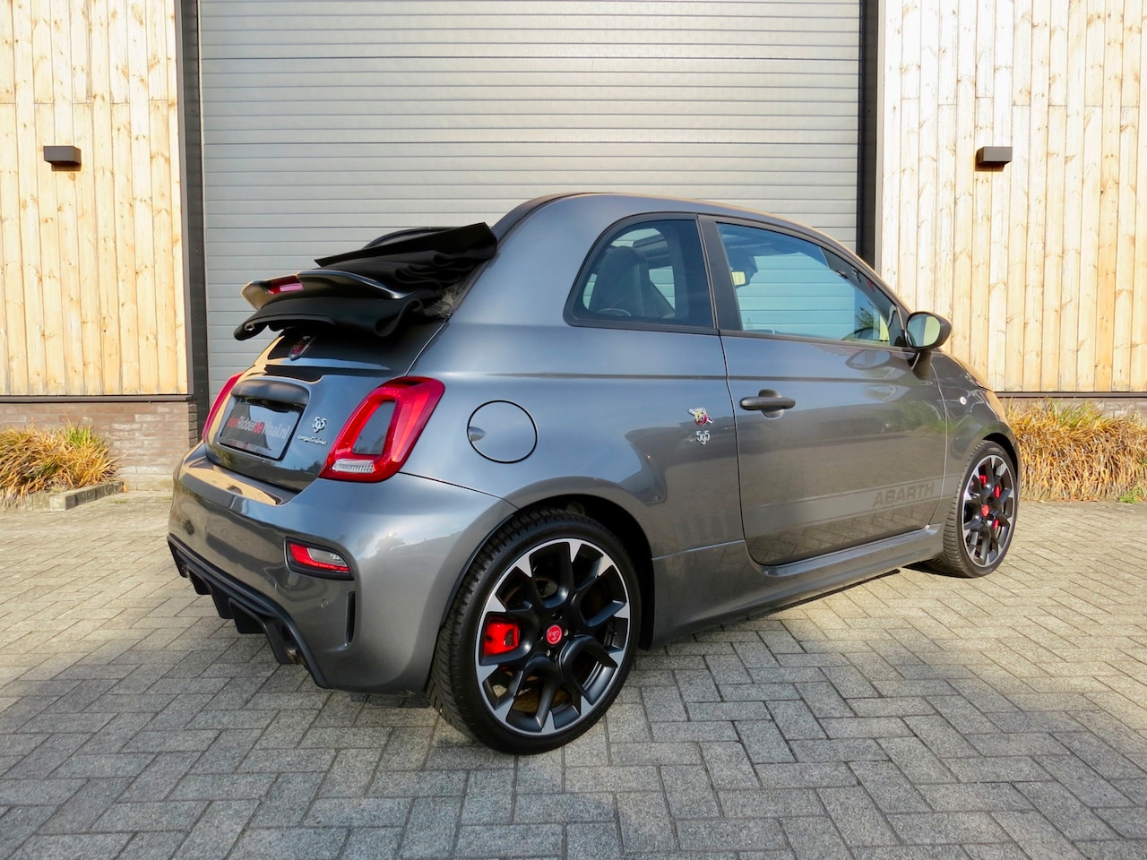 Abarth 500 - C 1.4 T-Jet Abarth Competizione *180pk *Leder - AutoWereld.nl
