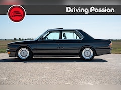 BMW 5-serie - M 535i E28 | Naturbeige | Diamantschwarz Metallic