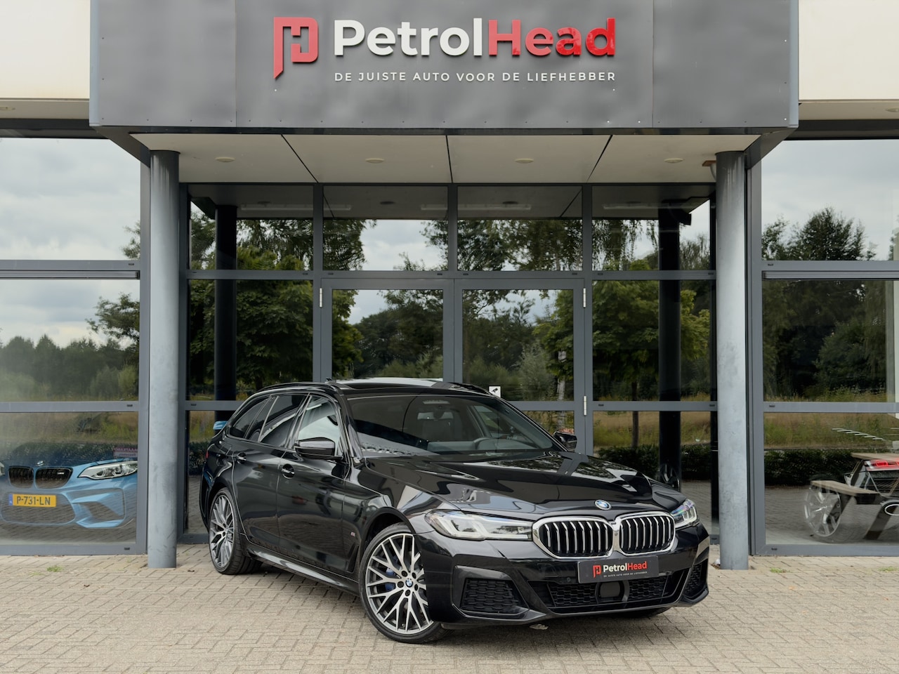 BMW 5-serie Touring - 530e xDrive High Executive 530e xDrive High Executive, Soft close, Comfort seat, H&K - AutoWereld.nl