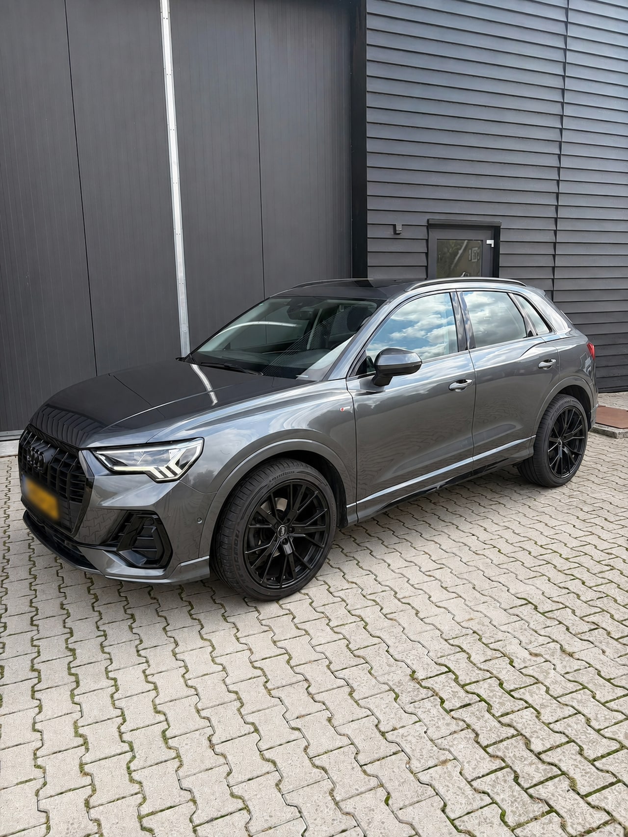 Audi Q3 - 35 TFSI S Line Pro Line S Daytonagrijs + zwart optiekpakket | Pano | ACC | Virtual Cockpit | Park Assist - AutoWereld.nl