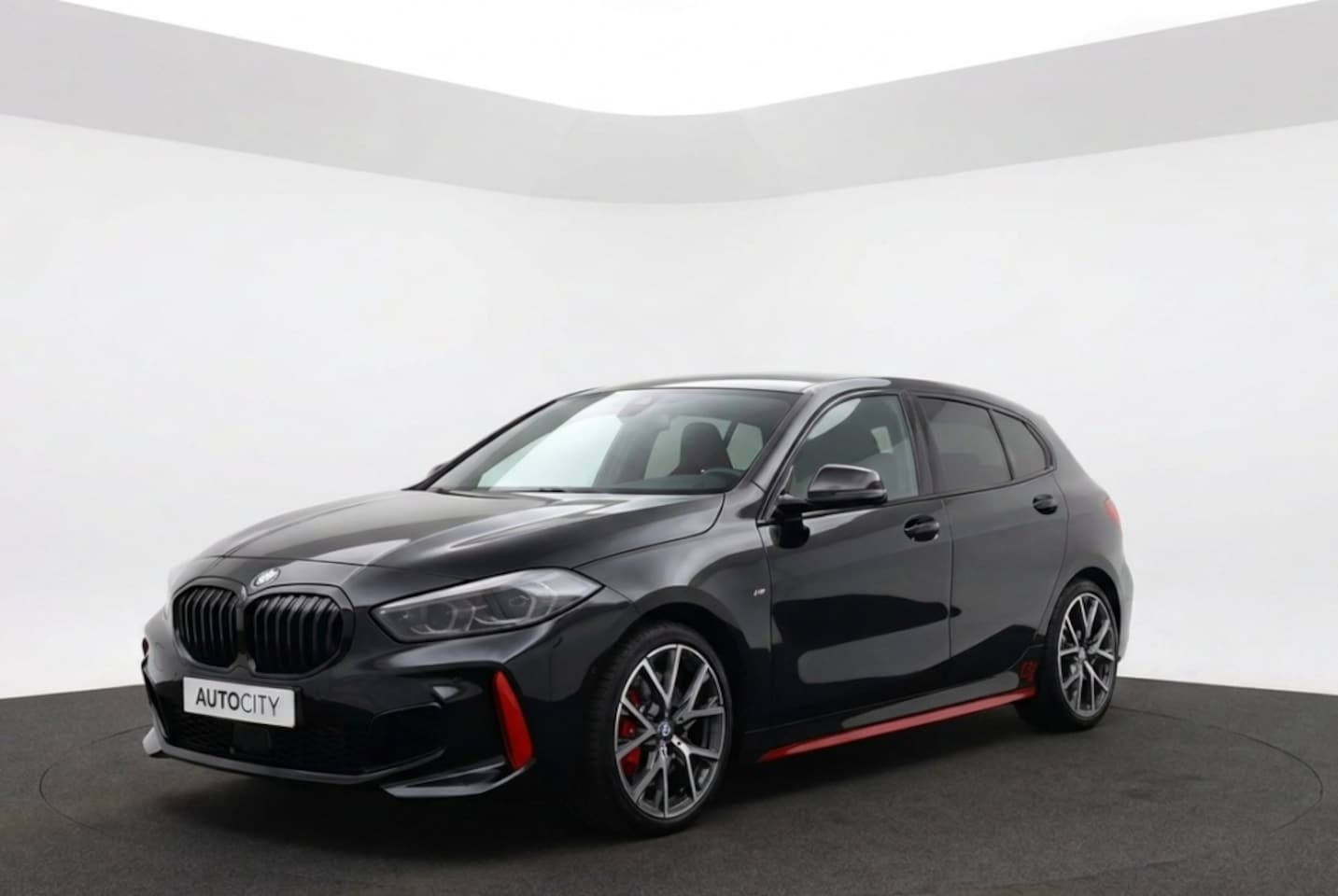 BMW 1-serie - 128ti M Sport | Innovation Pack | NL-auto | Shadowline | HUD | Stoelverwarming - AutoWereld.nl