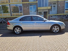 Ford Mondeo - 2.0-16V Futura
