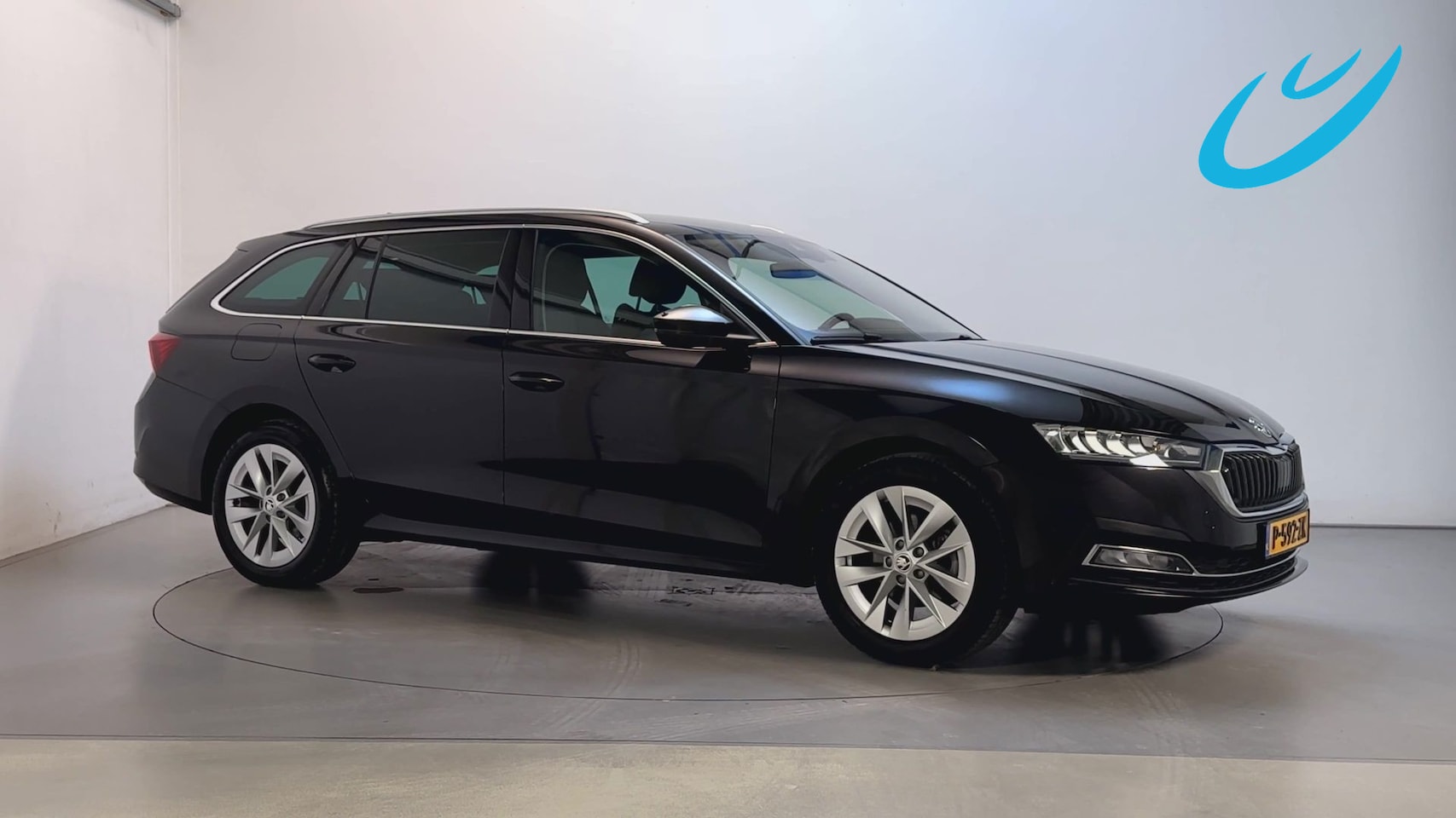 Skoda Octavia Combi - 1.0 e-TSI DSG Business Edition Adaptive Cruise Stoelverwarming Trekhaak - AutoWereld.nl