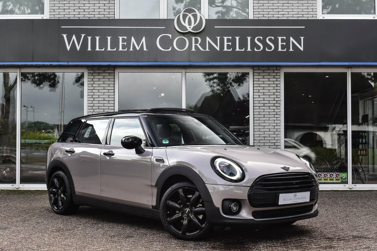 MINI Clubman - 1.5 Cooper Richmond Park Pano Leder Carplay - AutoWereld.nl