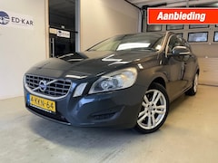 Volvo V60 - 2.4 D5 Summum 215 PK CLIMA NAVI XENON APK 8-2027