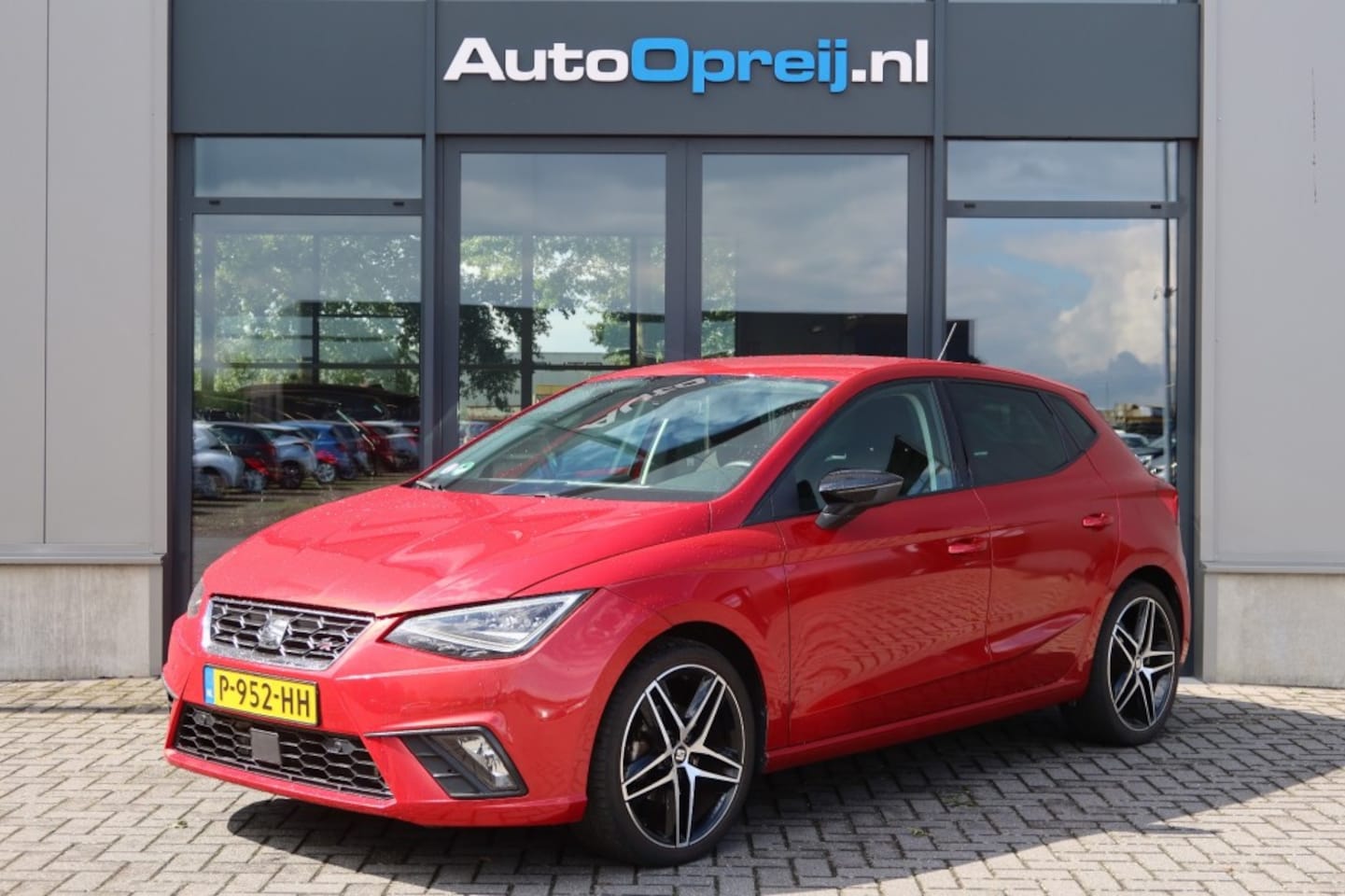 SEAT Ibiza - 1.0 TSI FR Business Intense 116pk NAVI, Virtual, Camera, Led - AutoWereld.nl