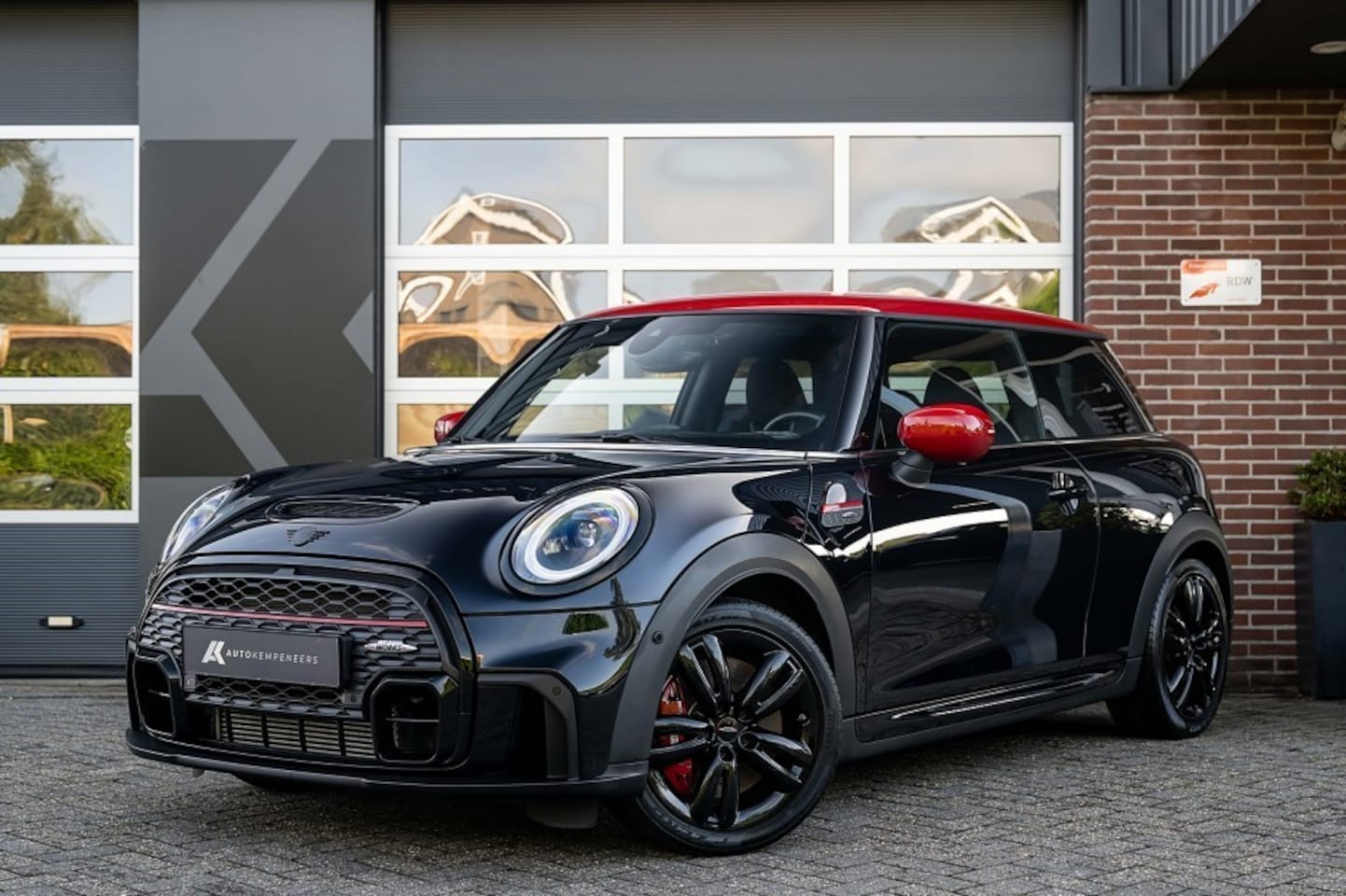 MINI John Cooper Works - | JCW Seats | Harman/Kardon | Head-Up | ACC | Camera | Adaptief Onderstel | - AutoWereld.nl