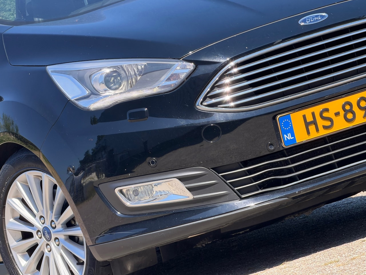 Ford C-Max - 1.5 Titanium 182pk Automaat - Shadow Black - Panoramadak/Winterpack - AutoWereld.nl