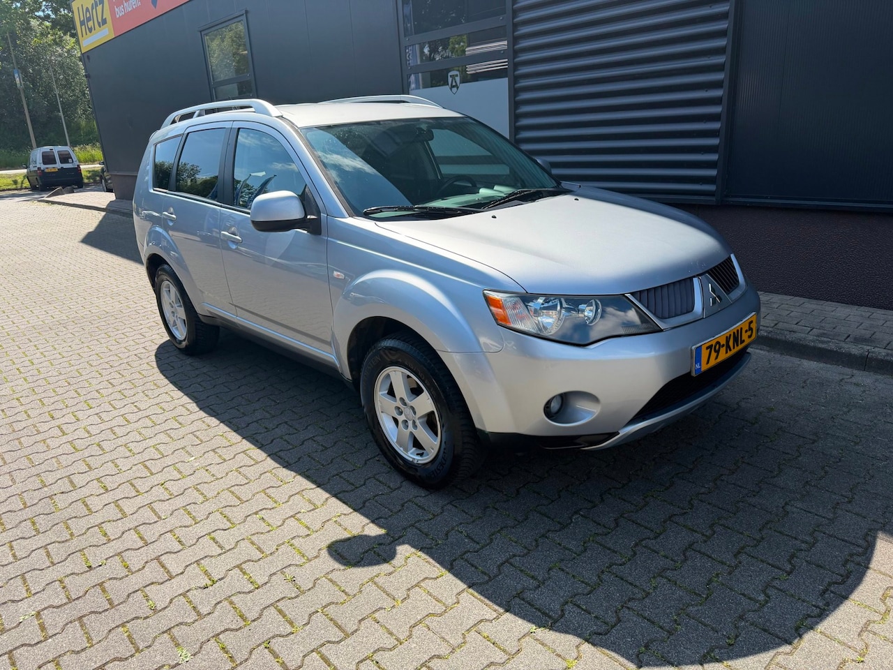 Mitsubishi Outlander - 2.4 Intro Edition 2WD airco export prijs - AutoWereld.nl