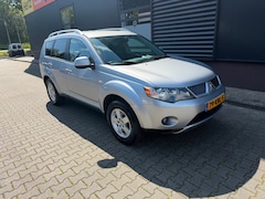 Mitsubishi Outlander - 2.4 Intro Edition 2WD airco export prijs