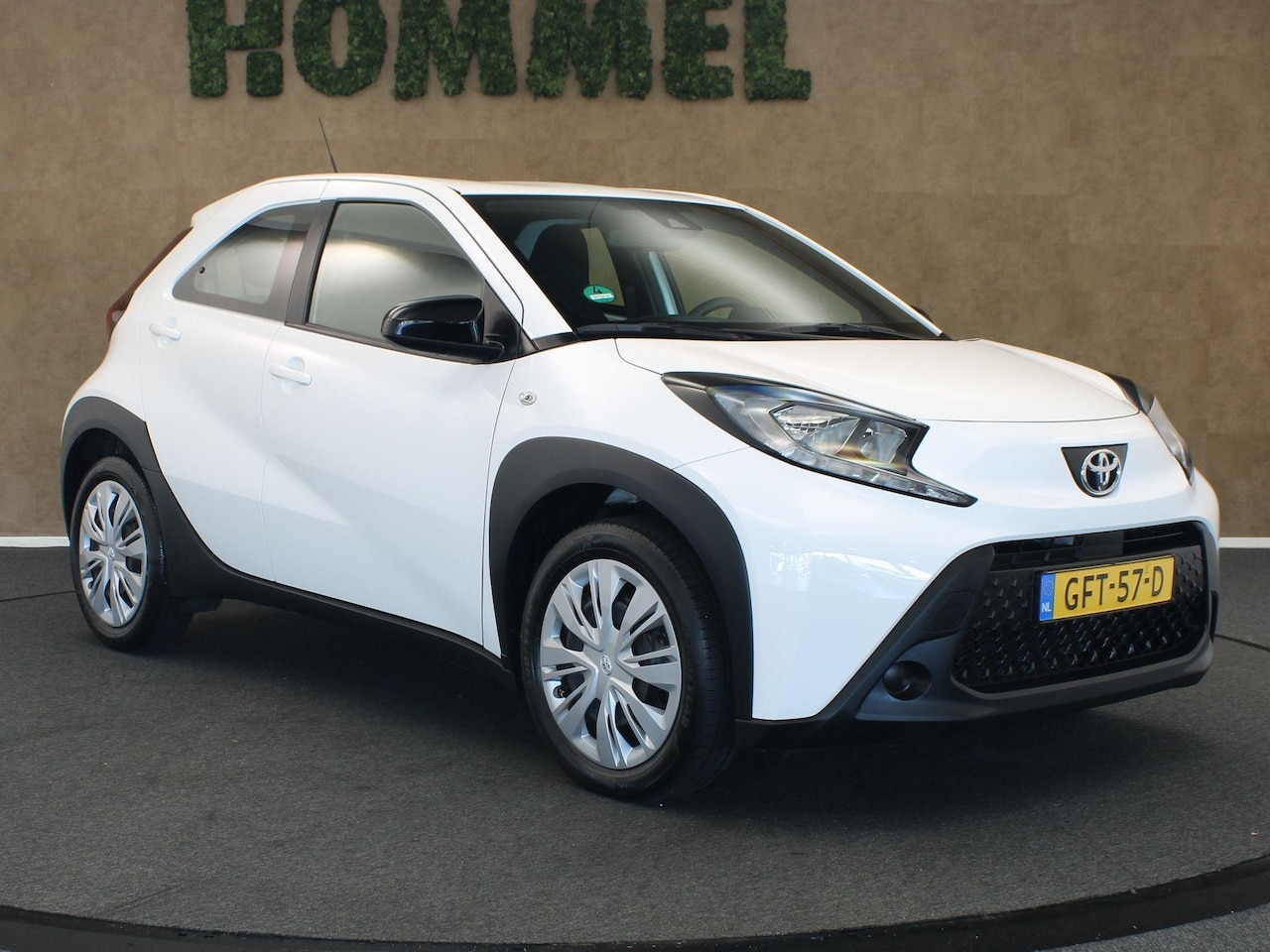 Toyota Aygo X - 1.0 VVT-i MT Play - ORIGINEEL NEDERLANDSE AUTO - AFKOMSTIG VAN 1E EIGENAAR - AIRCO - APPLE - AutoWereld.nl