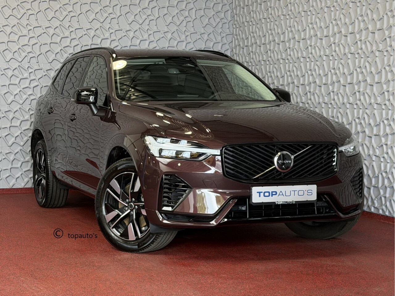 Volvo XC60 - 2.0 T8 455PK AWD PLUS DARK NIEUWE AUTO HARMAN KARDON 360.CAM STOEL/STUUR VERW LEER - AutoWereld.nl