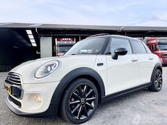 MINI Cooper - 1.5D 116pk 6-bak business 5drs - pano - navi - cam - leer - keyless - head up - harman kar