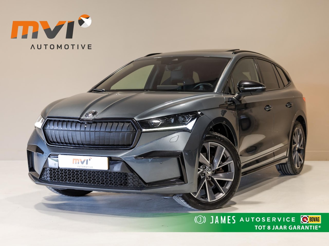 Skoda Enyaq iV - 60 Founders Edition Black Sportline SoH 92% / 179pk / Panorama dak / Achteruitrij camera / - AutoWereld.nl
