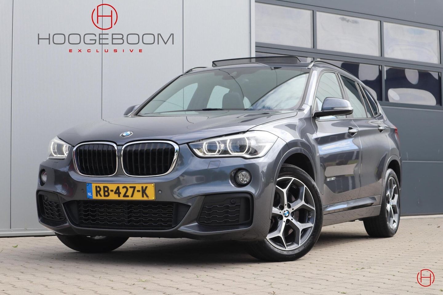 BMW X1 - sDrive20i M-Sport / Panoramadak / Leder / Cruise / PDC - AutoWereld.nl