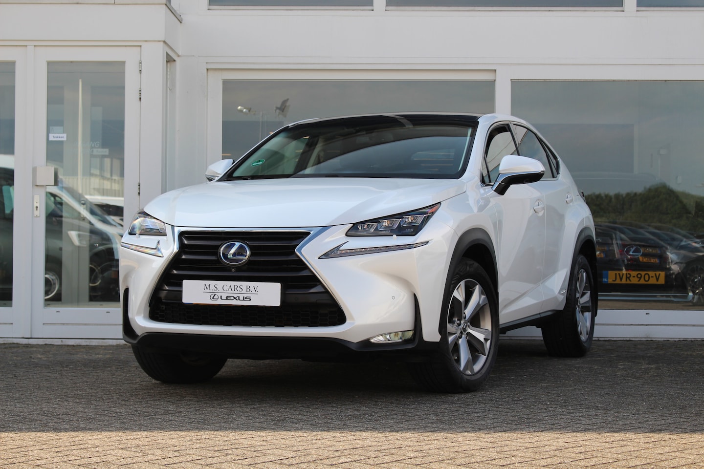 Lexus NX - 300h AWD Hybride President Line I Parelwit I Pano I Mark Lev. - AutoWereld.nl