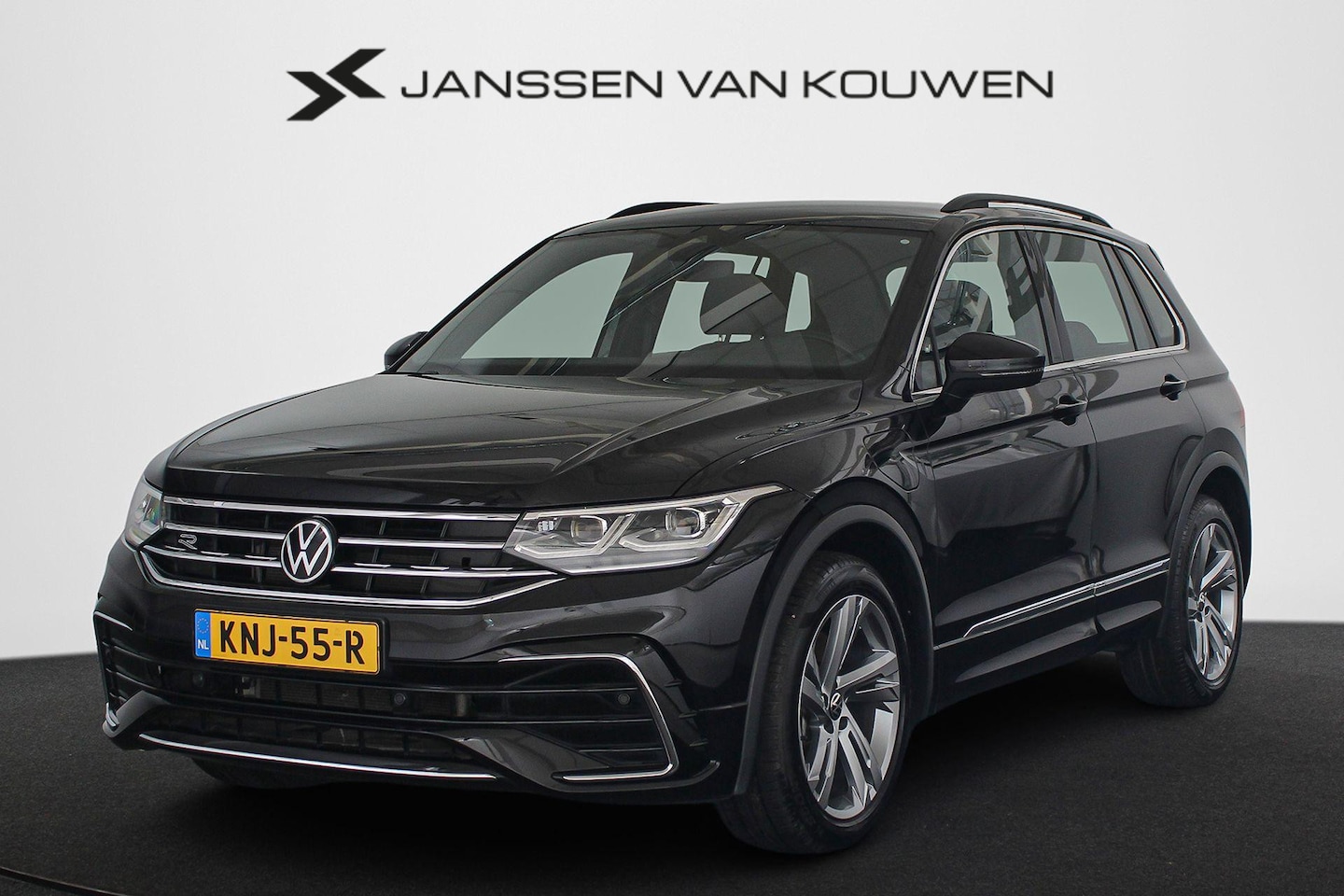 Volkswagen Tiguan - 1.4 TSI eHybrid R-Line Trekhaak Camera Stoel-Stuurverwarming - AutoWereld.nl