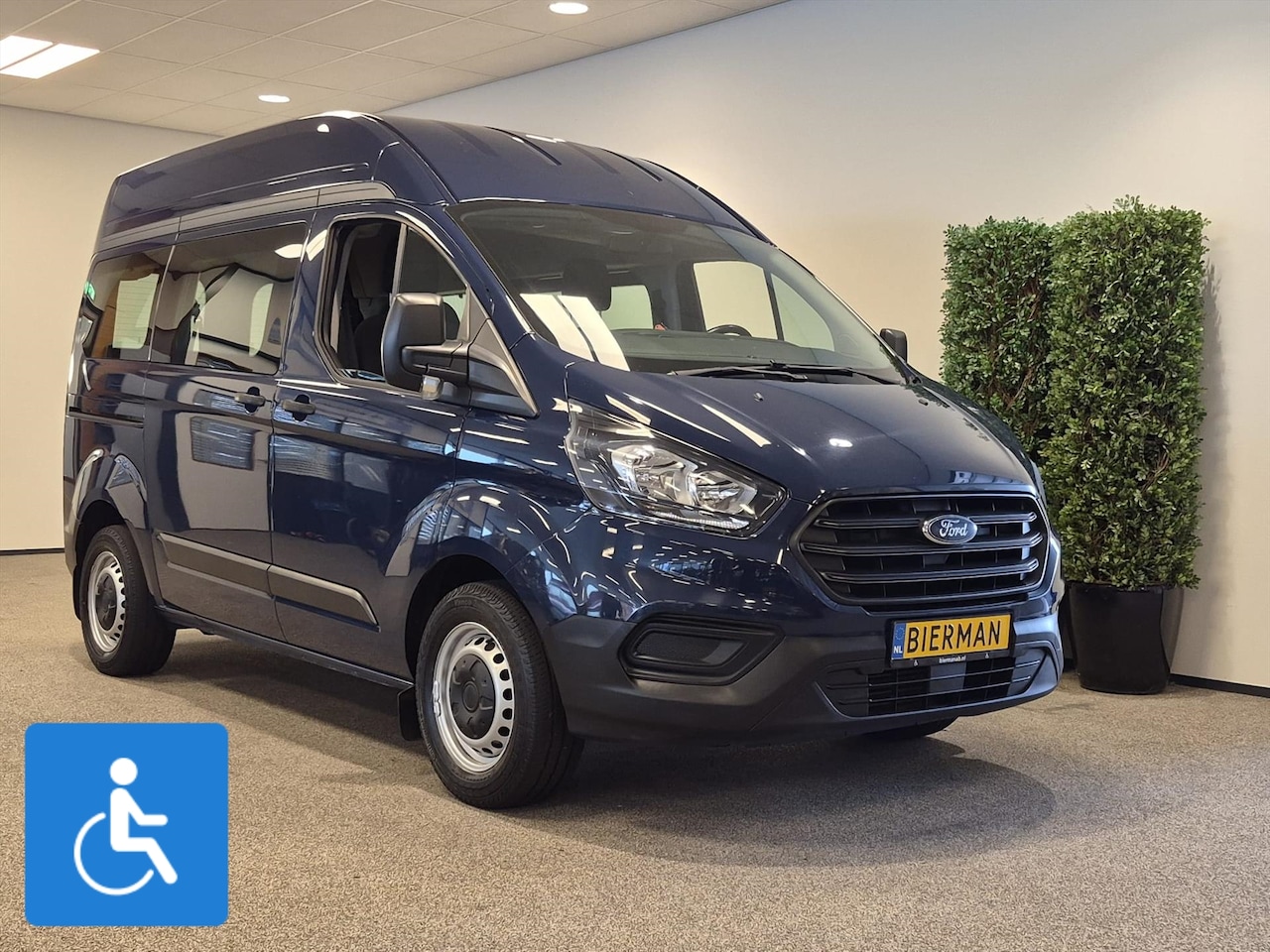 Ford Transit Custom - L1H2 Rolstoelbus (airco achterin) - AutoWereld.nl
