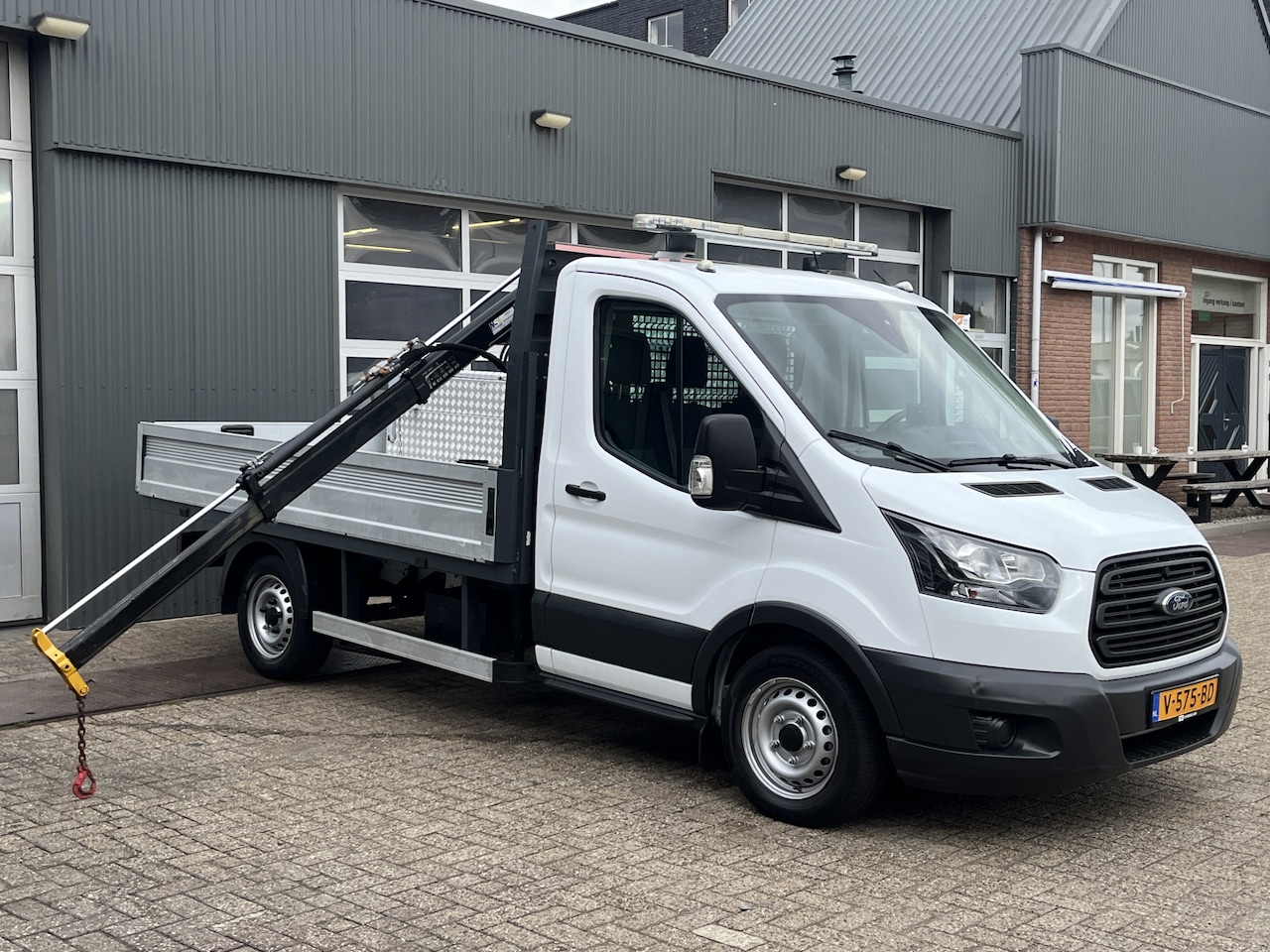 Ford Transit - 310 2.0 TDCI Hiab Laadkraan Euro 6 Bpm vrij Airco Ex overheid Trekhaak 2750kg Open laadbak - AutoWereld.nl
