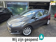 Ford Fiesta - 1.0 EcoBoost Titanium | 2E EIGENAAR | 12MND GARANTIE | NW DISTR | AIRCO | NAVI |