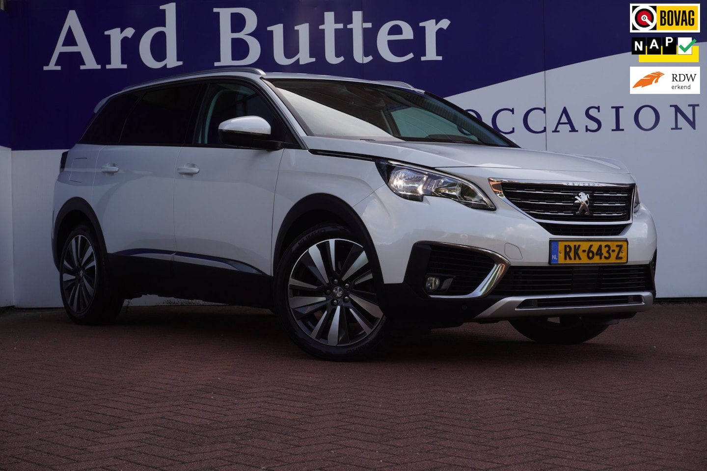 Peugeot 5008 - 1.2 PureTech Allure Pack / Camera / LED / Navi / Half-leder / ECC /Vitrual/19"lmv/ 7PERS/N - AutoWereld.nl