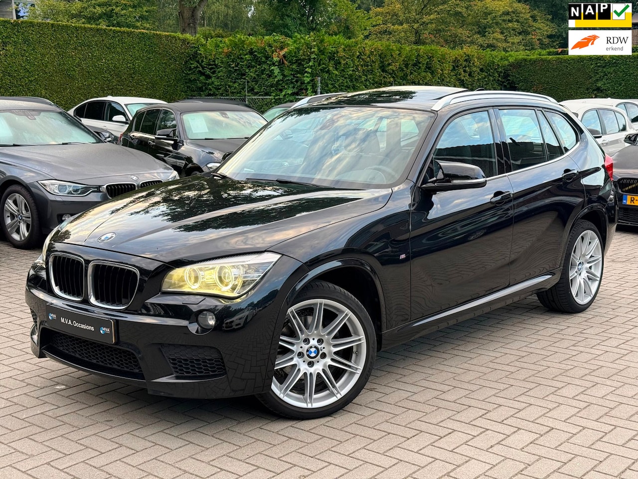 BMW X1 - SDrive20i High Executive M Sport|Nieuwe Ketting|Leder|Pano dak|Automaat|Cruise control|Cli - AutoWereld.nl