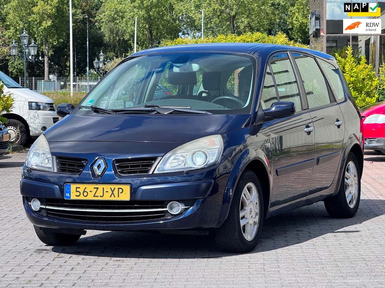 Renault Grand Scénic - 1.6-16V Tech Line | APK 26-01-2027 | Parkeersensoren | Trekhaak | Navigatie | Xenon | Crui - AutoWereld.nl