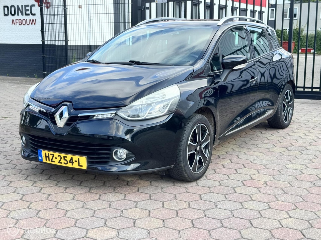 Renault Clio Estate - 0.9 TCe Limited NL Auto geen import ! - AutoWereld.nl