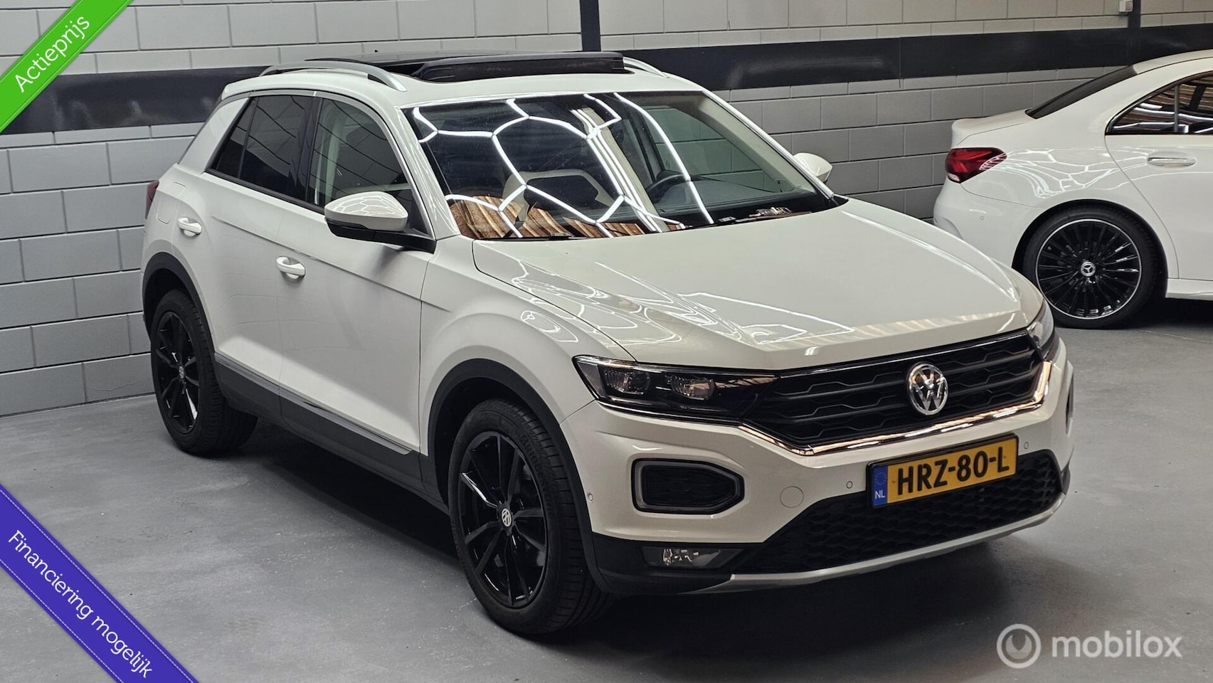 Volkswagen T-Roc - 1.5 TSI DSG Automaat Sport Pano - AutoWereld.nl