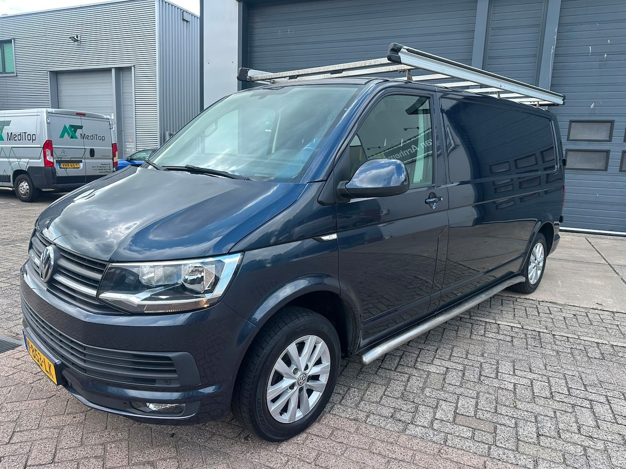 Volkswagen Transporter - 2.0 TDI L2H1 Highline 2.0 TDI L2H1 Highline - AutoWereld.nl